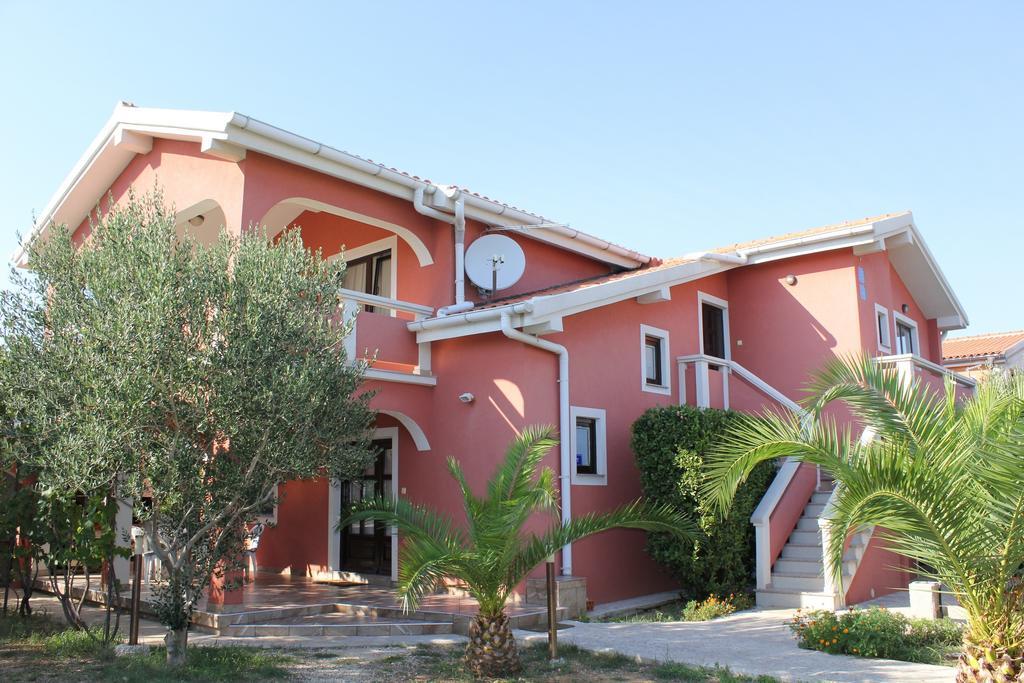 Apartments Puskaric Vir Luaran gambar