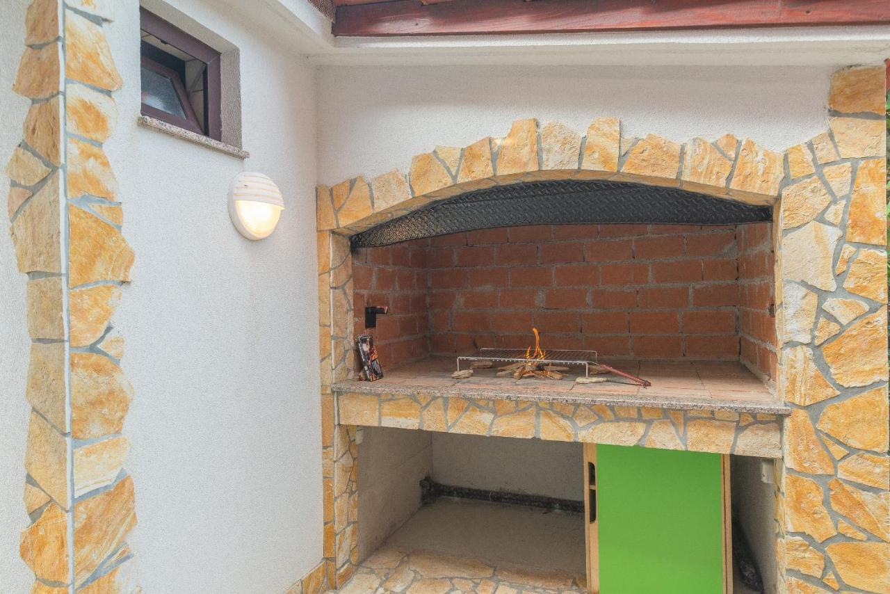 Apartments Puskaric Vir Luaran gambar
