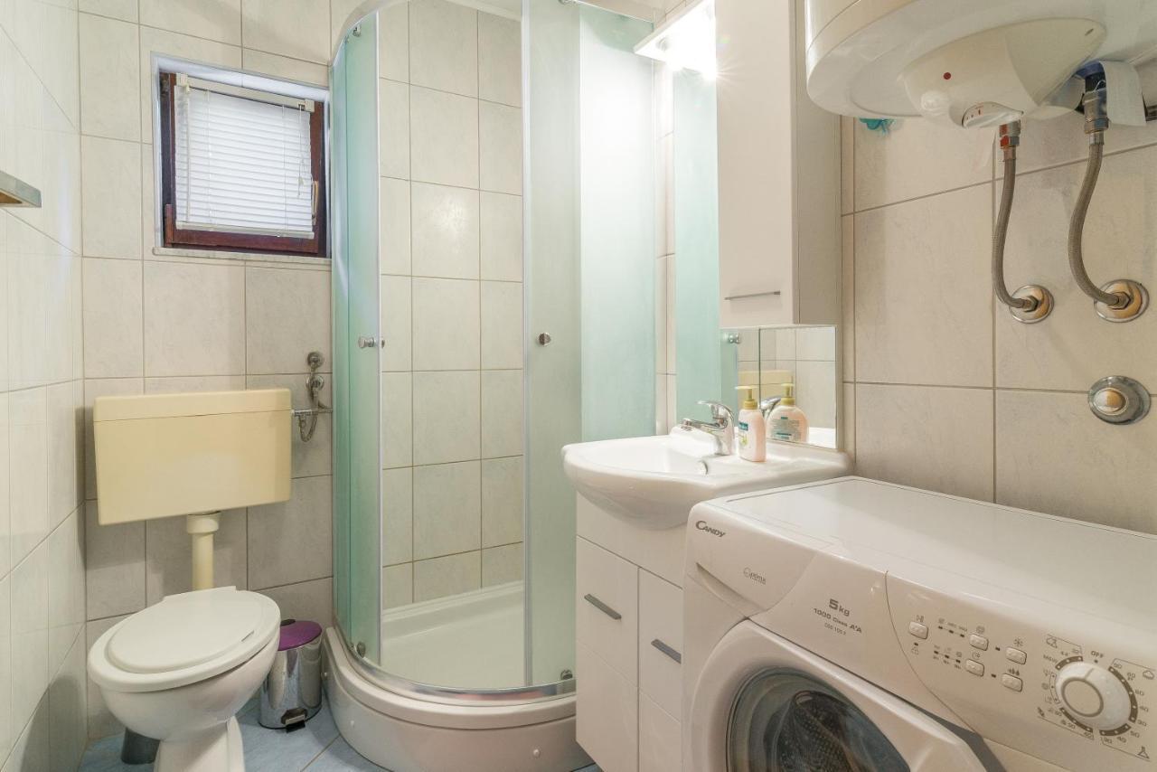Apartments Puskaric Vir Luaran gambar