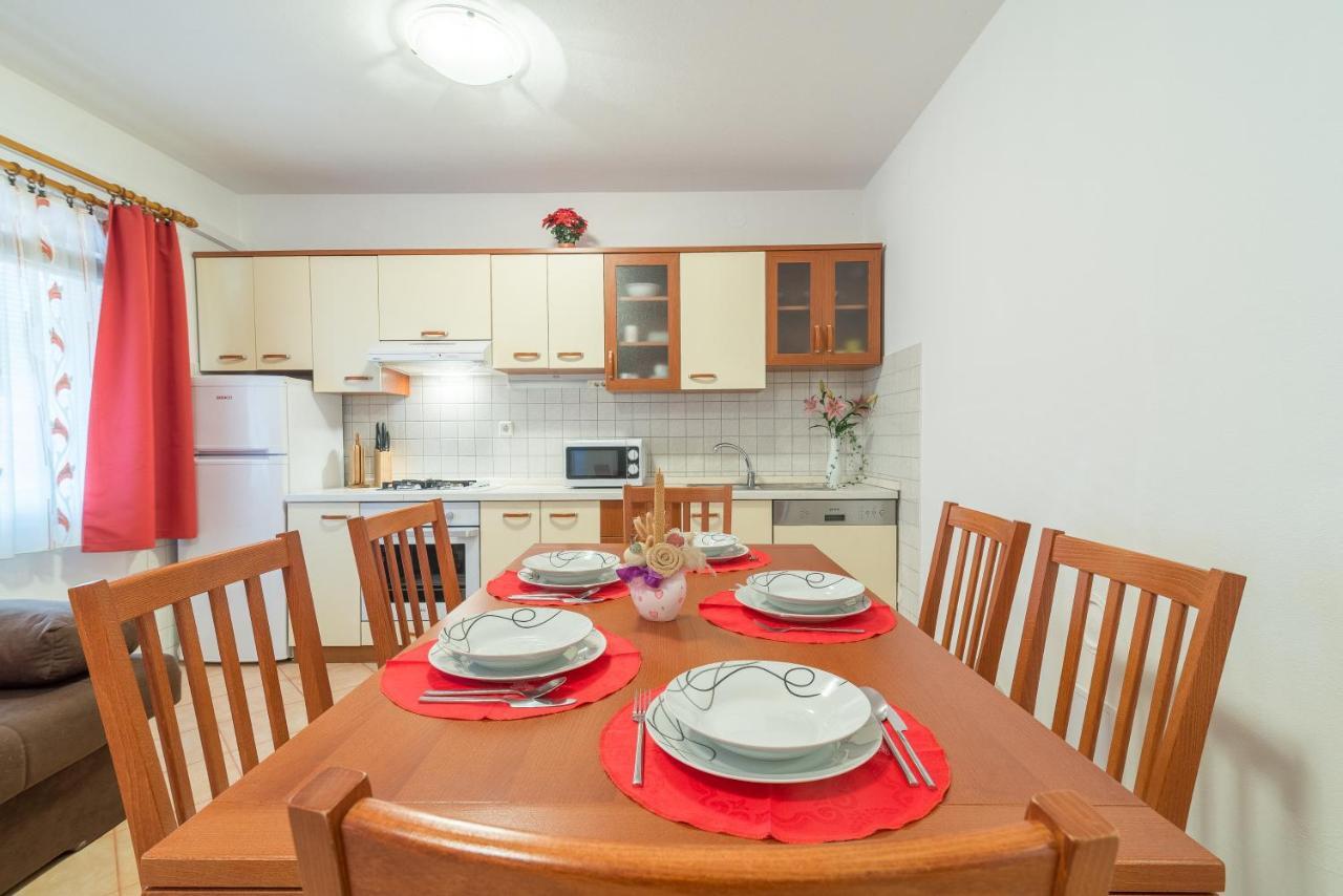 Apartments Puskaric Vir Luaran gambar