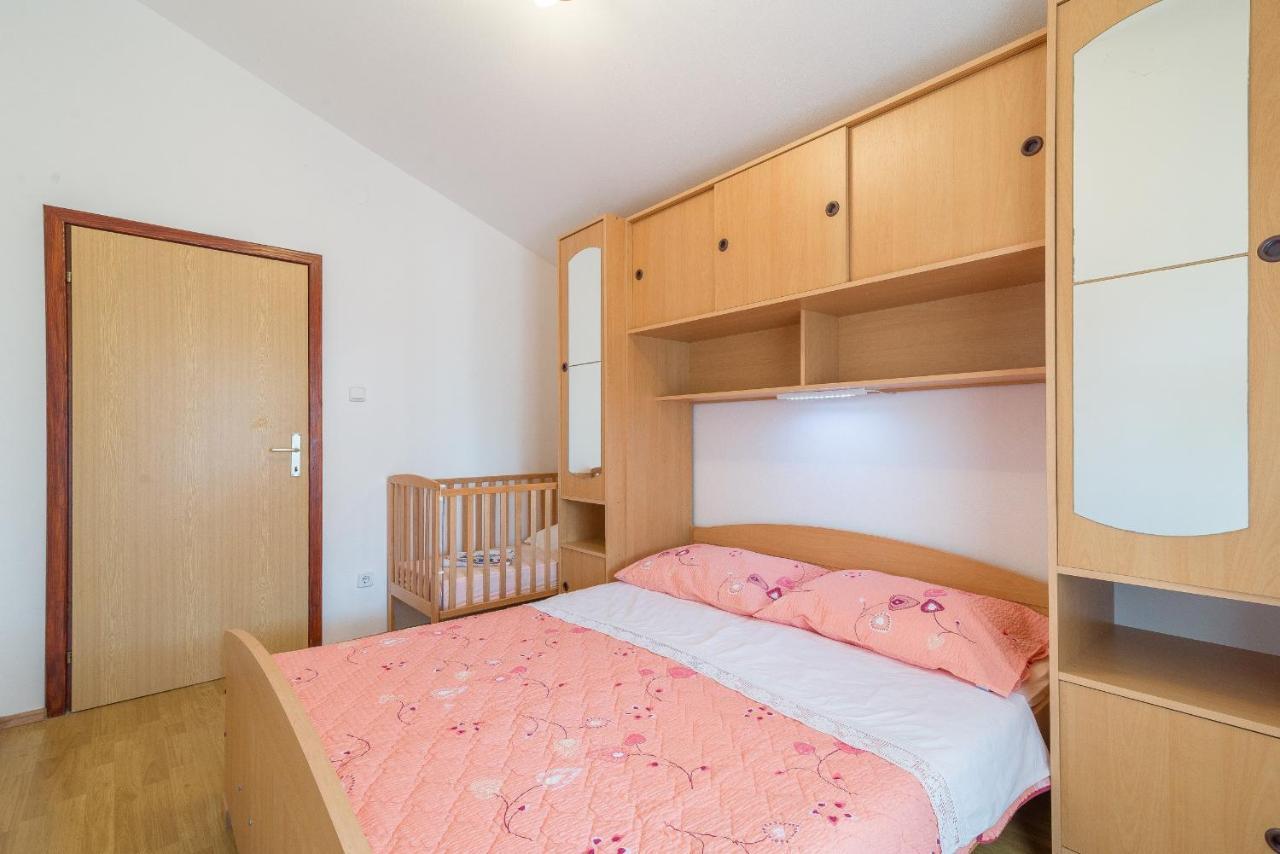 Apartments Puskaric Vir Luaran gambar