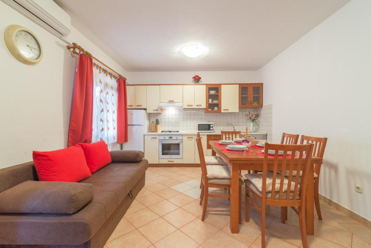 Apartments Puskaric Vir Luaran gambar