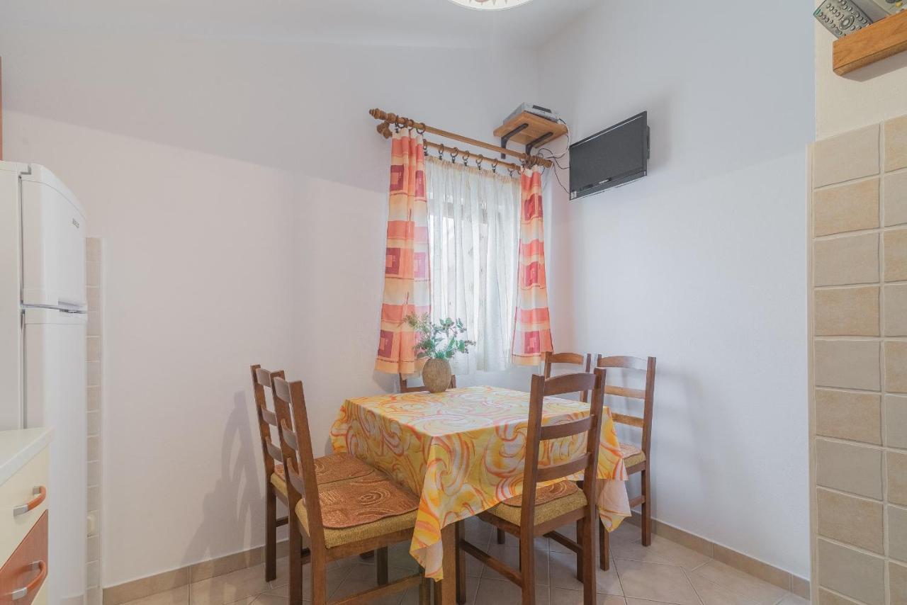 Apartments Puskaric Vir Luaran gambar