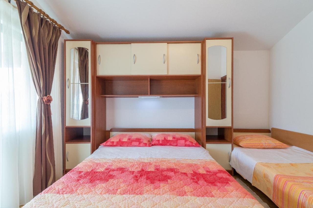 Apartments Puskaric Vir Luaran gambar