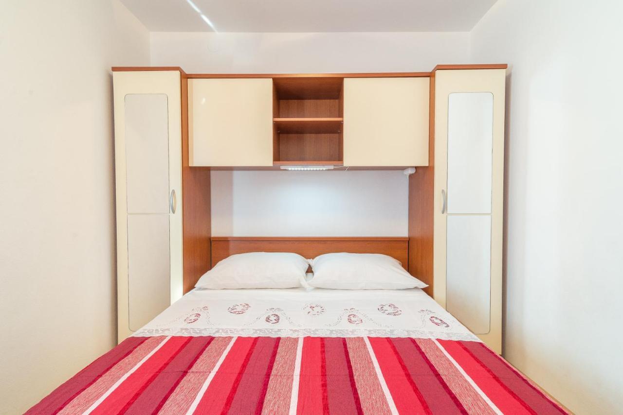 Apartments Puskaric Vir Luaran gambar