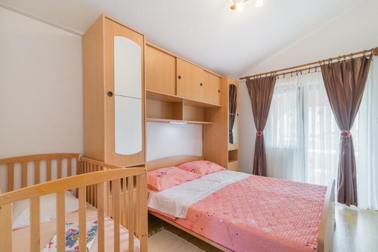Apartments Puskaric Vir Luaran gambar