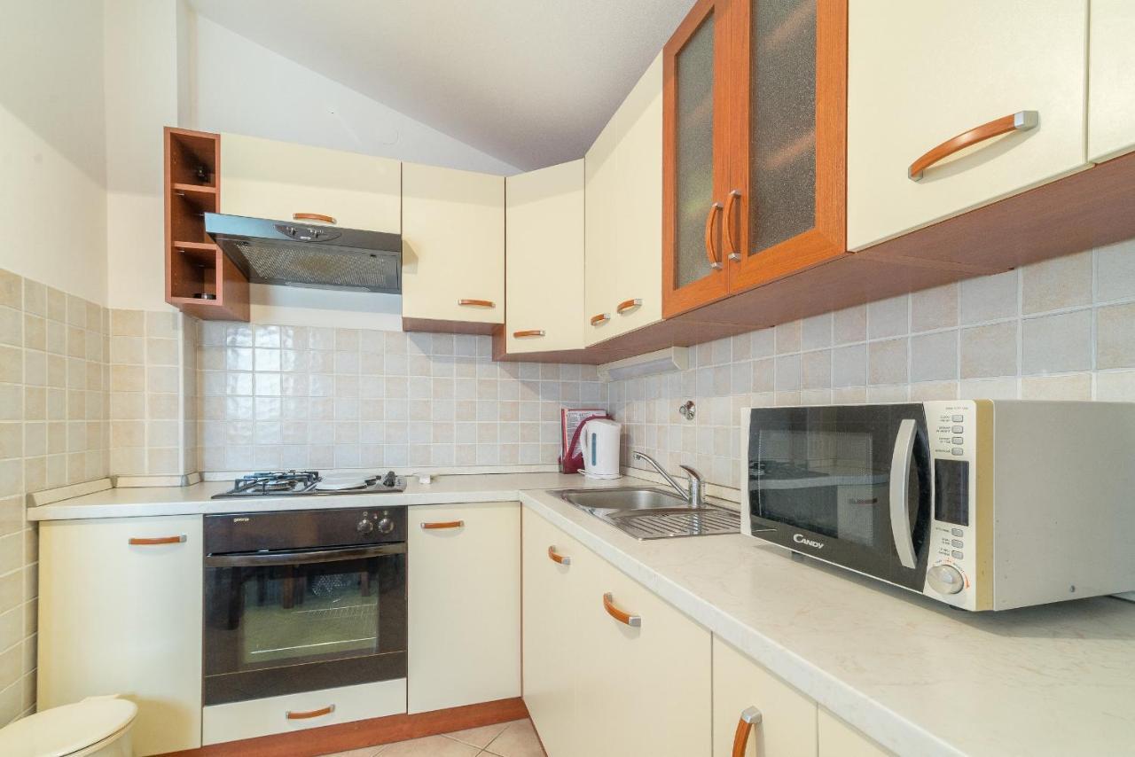 Apartments Puskaric Vir Luaran gambar
