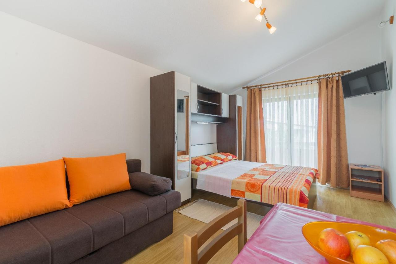 Apartments Puskaric Vir Luaran gambar