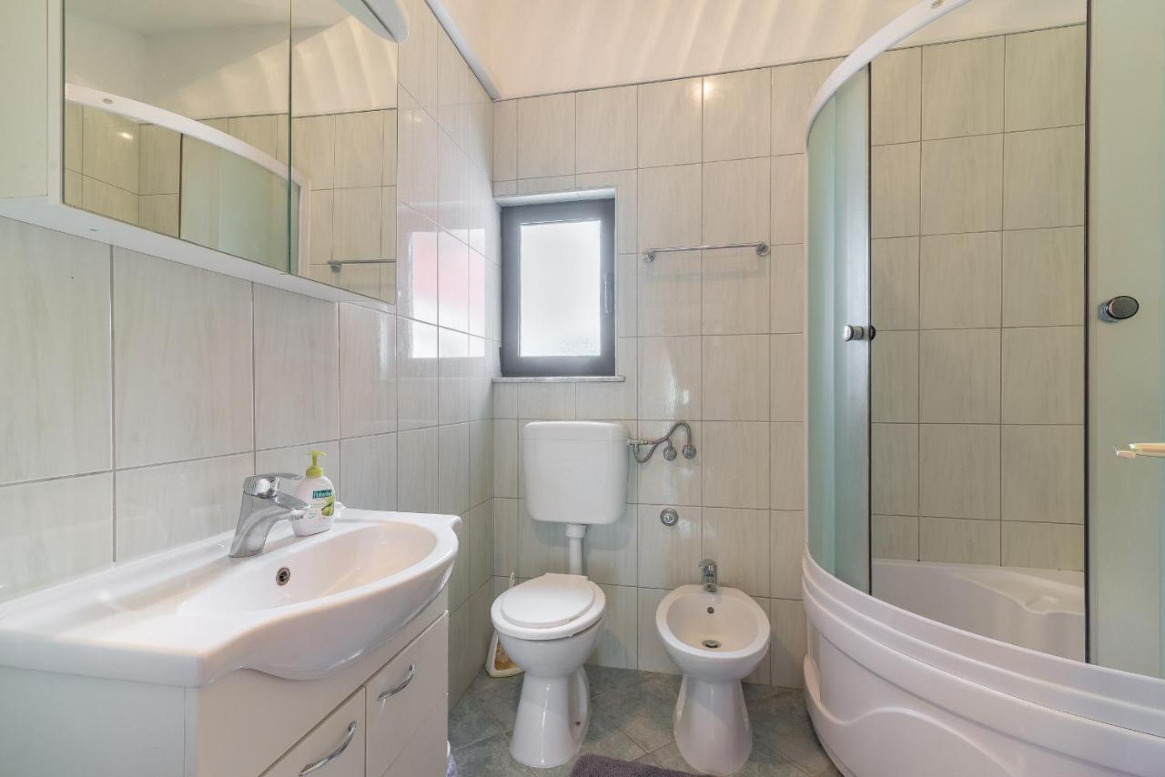 Apartments Puskaric Vir Luaran gambar