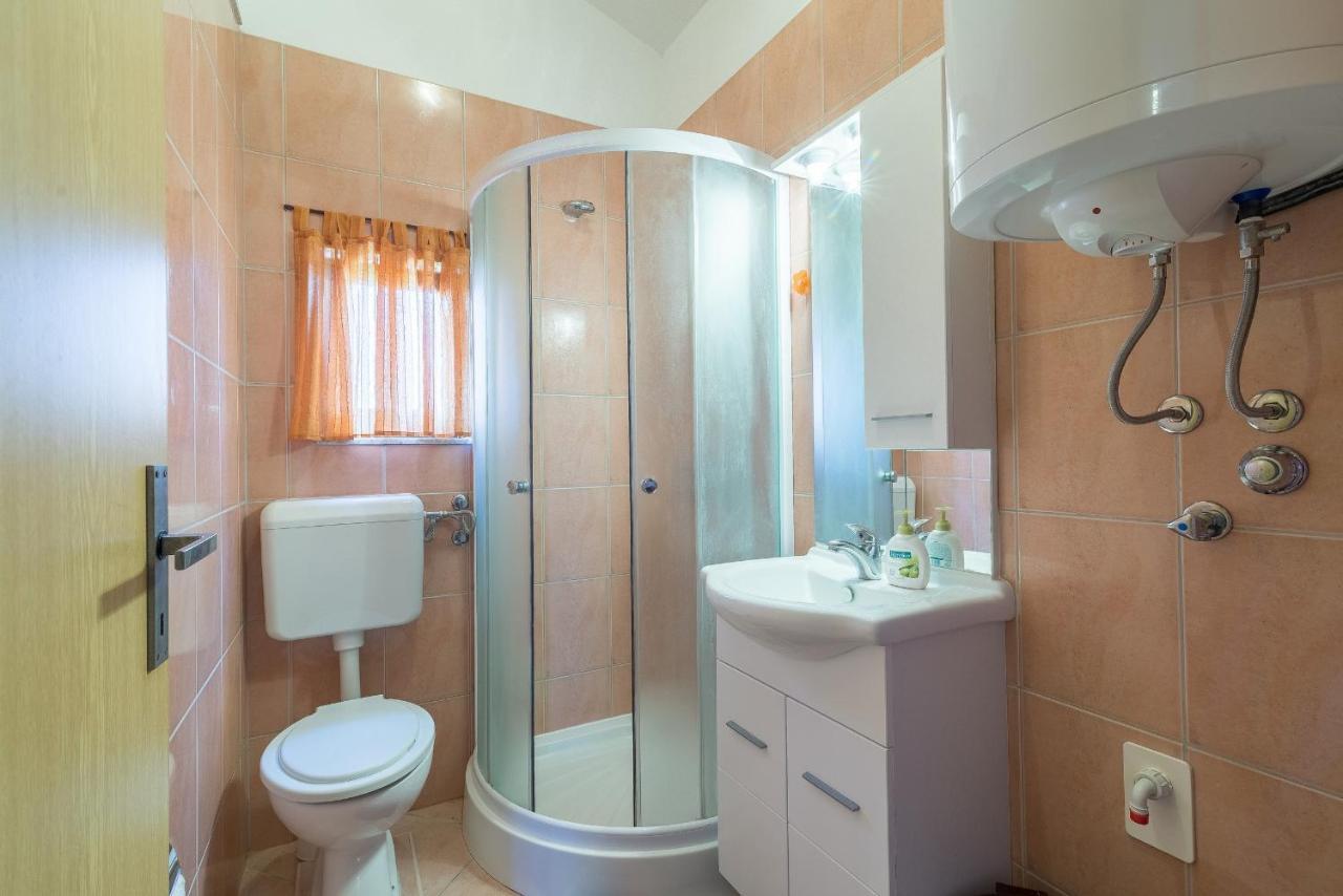 Apartments Puskaric Vir Luaran gambar