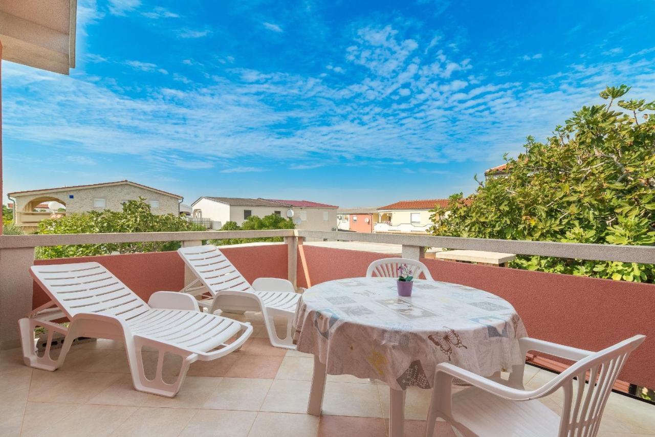 Apartments Puskaric Vir Luaran gambar