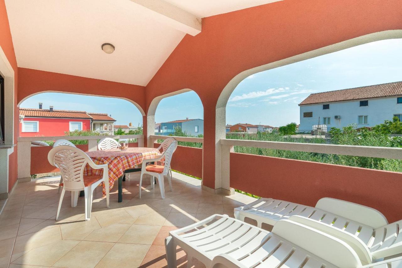 Apartments Puskaric Vir Luaran gambar